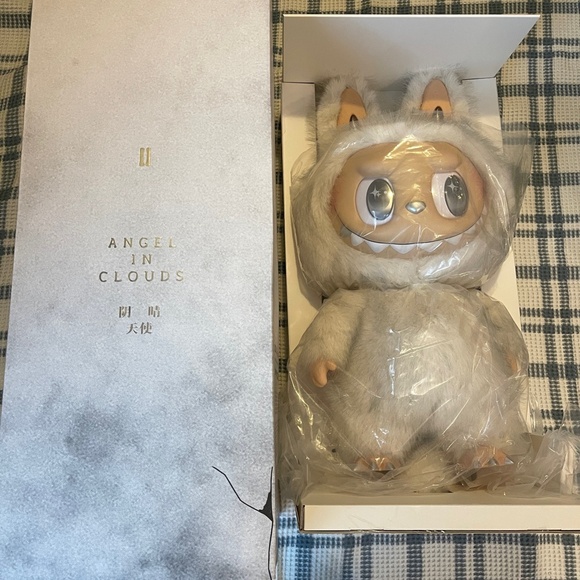 Authentic NEW POP MART LABUBU The Monsters Angel In Clouds Vinyl Doll white HTF - Picture 11 of 14